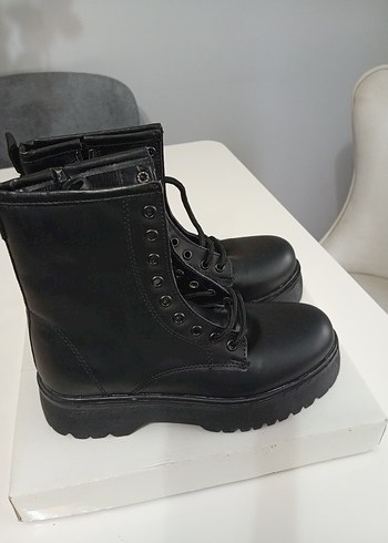 Siyah Platform Topuklu Gotik Kadın Bot - Görsel 2