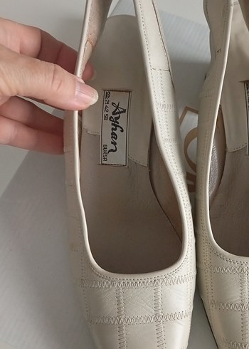 Beyaz Kareli Kadın Topuklu Ofis Ayakkabısı - Görsel 2