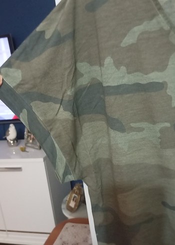 V Yaka Salaş Kamuflaj Keten Tişört - Görsel 2