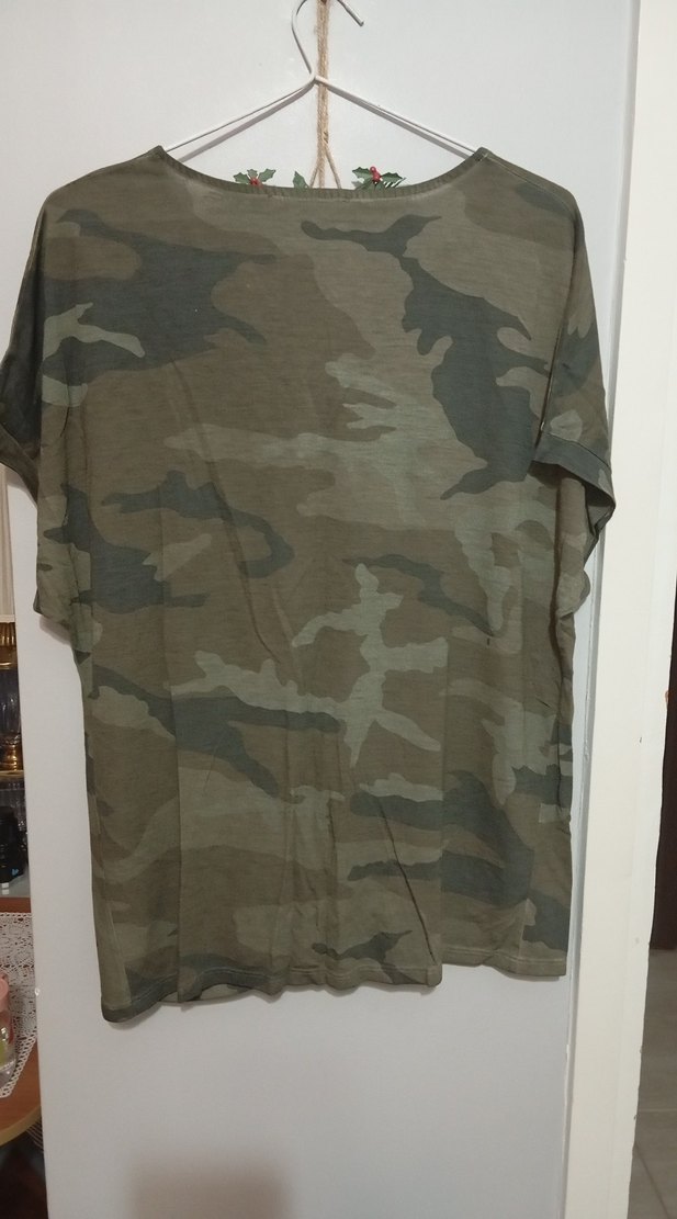 V Yaka Salaş Kamuflaj Keten Tişört - Görsel 4