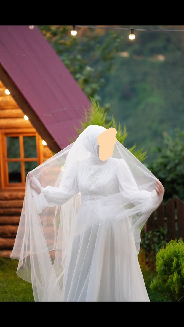 Uzun Kollu Yüksek Yakalı Beyaz Tesettür Gelinlik - Görsel 2