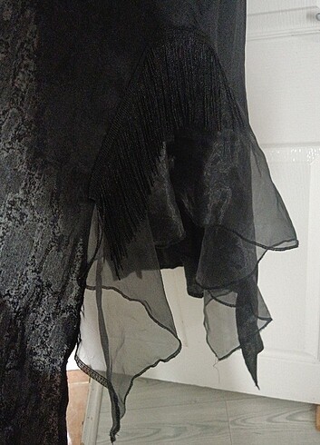 Siyah abaya ve siyah şık elbise  - Görsel 3