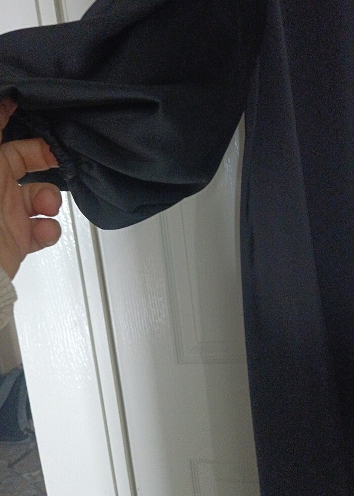 Siyah abaya ve siyah şık elbise  - Görsel 5