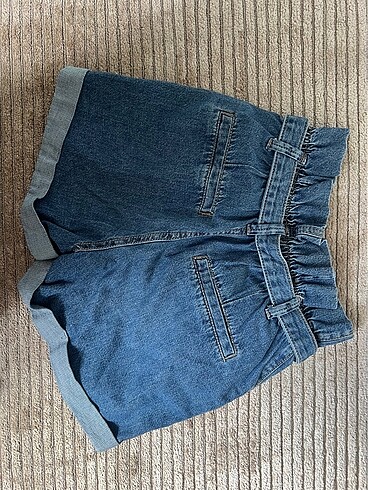 Bershka Yüksek bel şort