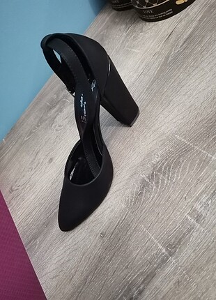 Topuklu ayakkabı 