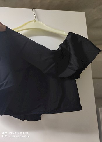 Siyah Mini Fırfırlı Gösterişli Bluz - Görsel 2