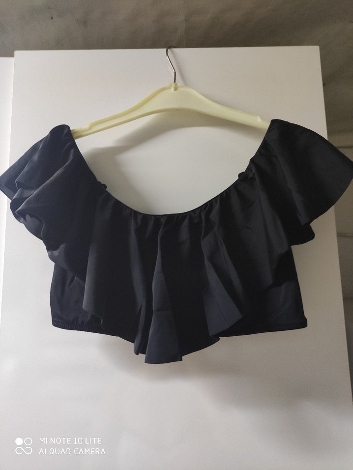 Siyah Mini Fırfırlı Gösterişli Bluz - Görsel 3