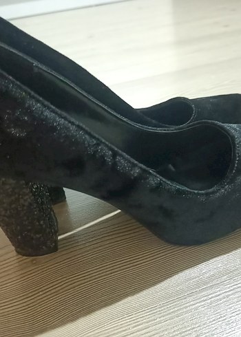 Siyah Kürklü Blok Topuklu Stiletto - Görsel 3