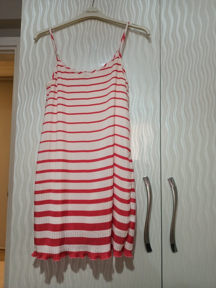 Kırmızı Beyaz Çizgili Askılı Elbise - Görsel 2
