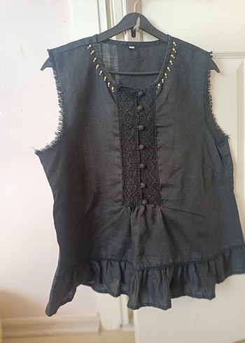 Düğmeli V Yaka Nakışlı Keten Siyah Bluz - Görsel 2