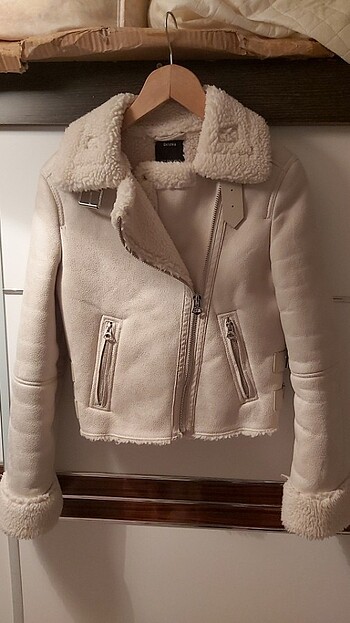 Bershka mont
