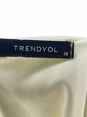 36 Beden çeşitli Renk Trendyol & Milla Bluz %70 İndirimli.