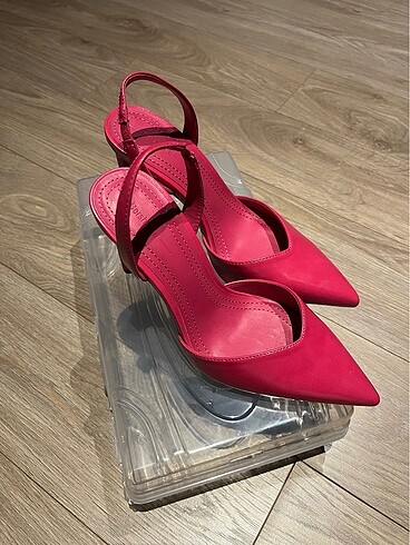 Bershka Fusya Stiletto