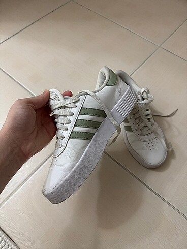 39 Beden beyaz Renk Adidas Ayakkabı