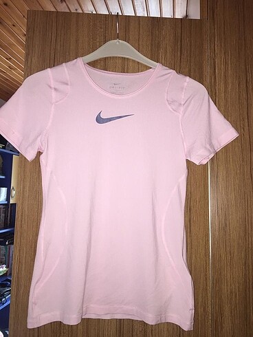 Nike spor tshirt