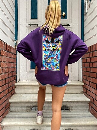 Adidas Sweatshirt