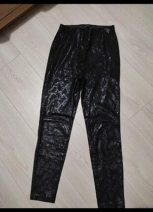 Zara tayt