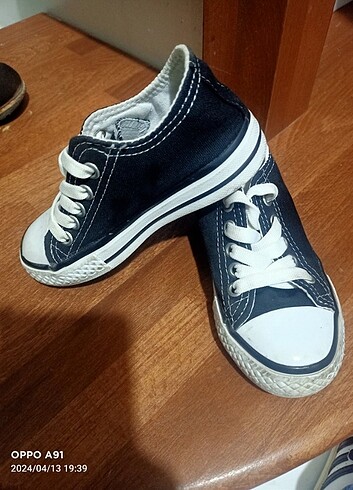 26 numara Converse ayakkabı 