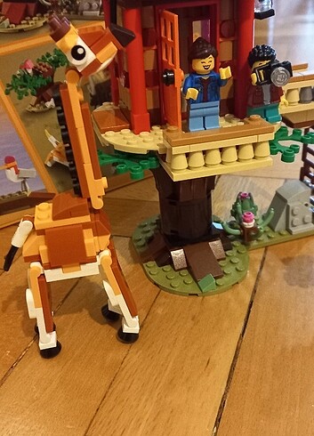 Diğer LEGO Creator 3in1 Safari Wildlife Tree House 31116