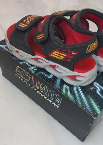 33 Beden Skechers Erkek Çocuk Sandalet