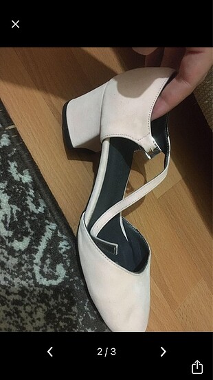 Pudra pembesi topuklu ayakkabı