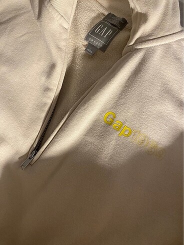 s Beden Gap sweat
