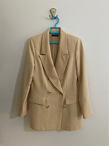 TRENDYOLMİLLA krem rengi blazer