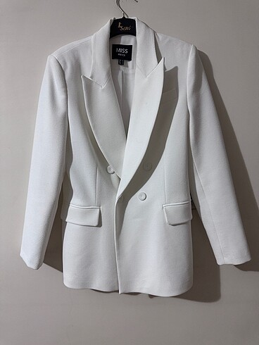 Beyaz Blazer