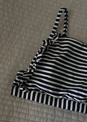 Penti Çizgili Fırfırlı Bikini Üstü - Görsel 2