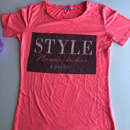 Pembe Tshirt