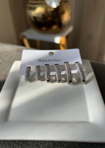 Gri Mini Tokalı Kadın Küpeleri - Görsel 4