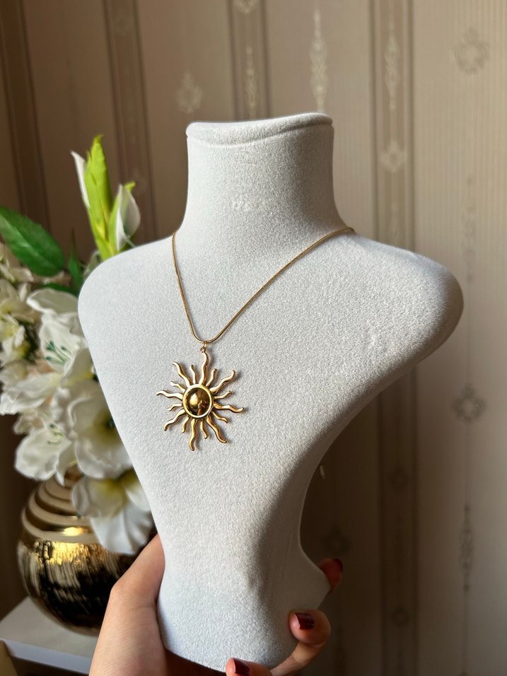 Mini Güneş Figürlü Zincir Kolye - Görsel 3