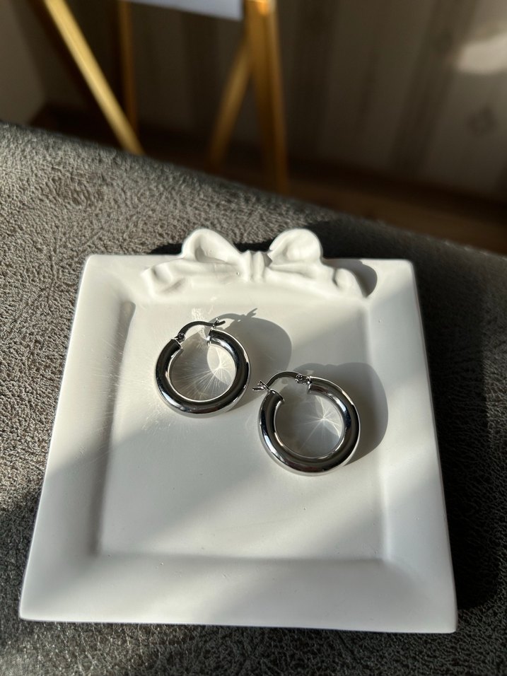 Gri Midi Halka Küpe - Görsel 3