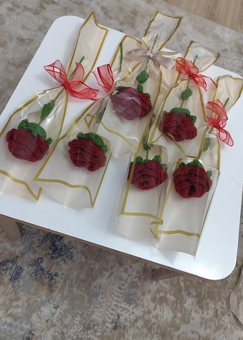 El Örgüsü Kırmızı Gül Çiçeği kadınlar günü hediyesi - Görsel 7