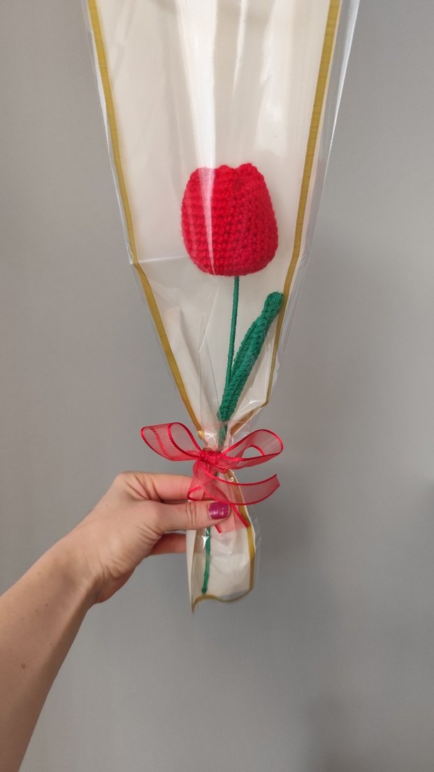 El Örgüsü Kırmızı Gül Çiçeği kadınlar günü hediyesi - Görsel 2