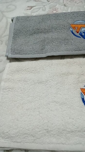 Diğer İki adet el yüz havlusu 