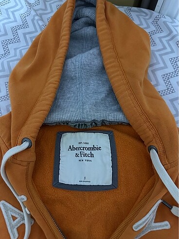 Abercrombie & Fitch Hirka