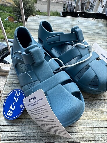 LC Waikiki LCW çocuk sandalet