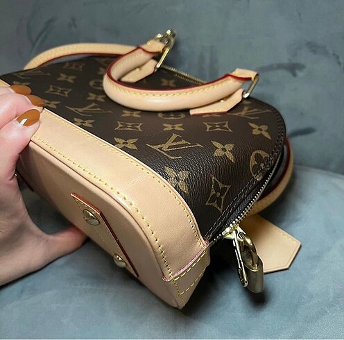Louis Vuitton Louis Vuitton