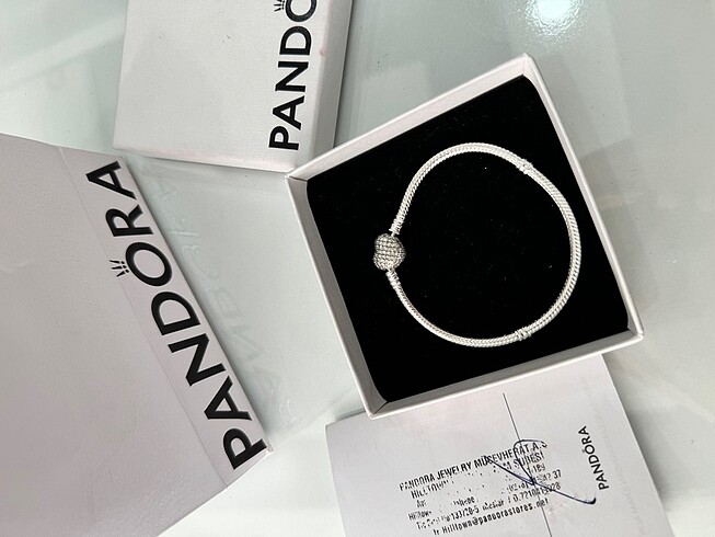 Pandora Pandora