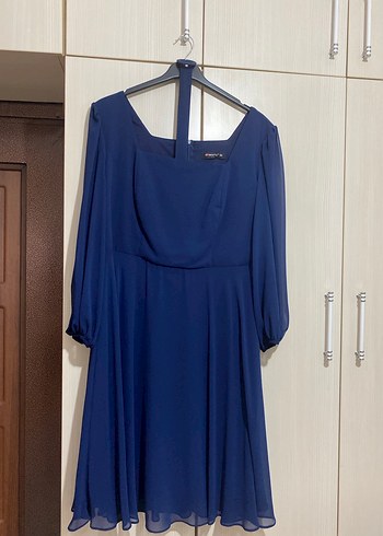 Lacivert V Yakalı Midi Kadın Elbise - Görsel 2