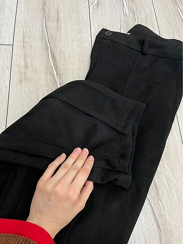 Süet yırtmaçlı pantolon - Görsel 2