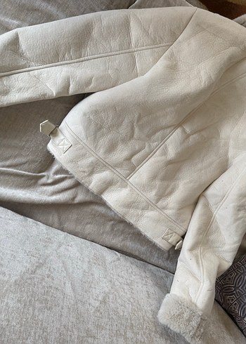 Beyaz Kürklü Kadın Mont - Görsel 4