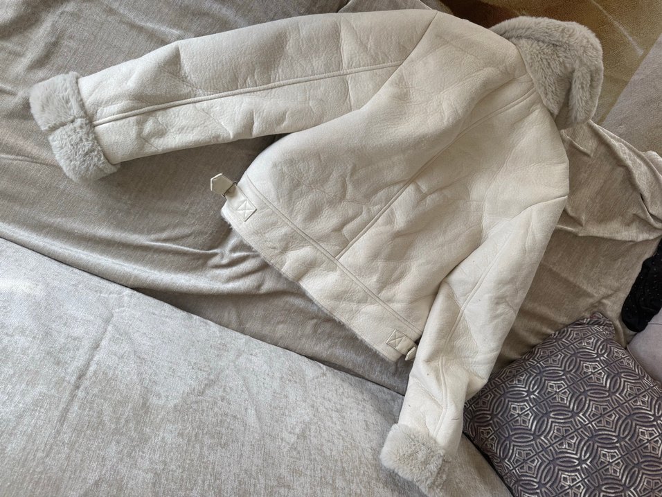 Beyaz Kürklü Kadın Mont - Görsel 4