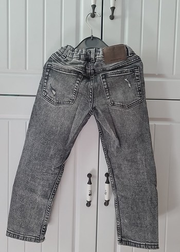 5 Yaş Beden kırmızı Renk Gri Erkek Çocuk Salaş Denim Pantolon