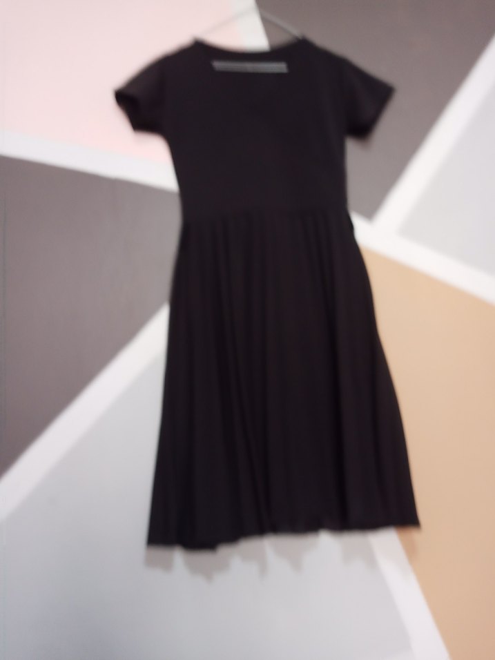 Siyah Midi Piliseli V Yaka Kadın Elbise - Görsel 2