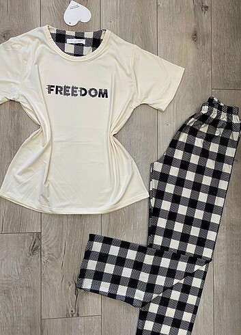 Diğer Bayan Kısa Kollu Pijama Takımı 