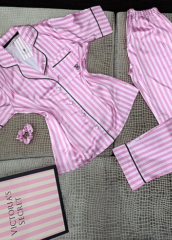 Bayan Kısa Kollu Saten Pijama Takımı