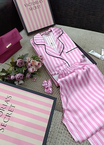 Diğer Bayan Kısa Kollu Saten Pijama Takımı