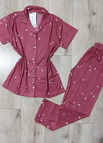 Diğer Bayan Kısa Kollu Düğmeli Pijama Takımı
